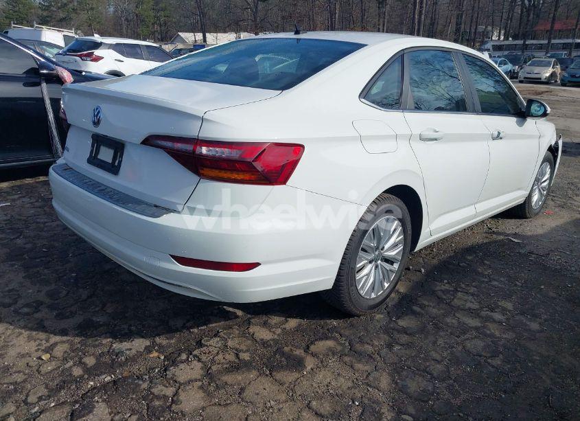 Photo 4 of 2019 Volkswagen Jetta 1.4T R-LINE/1.4T S/1.4T SE (VIN 3VWC57BU2KM199752)