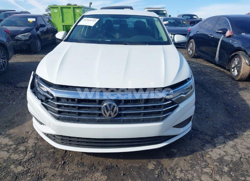 Photo 6 of 2019 Volkswagen Jetta 1.4T R-LINE/1.4T S/1.4T SE (VIN 3VWC57BU2KM199752)