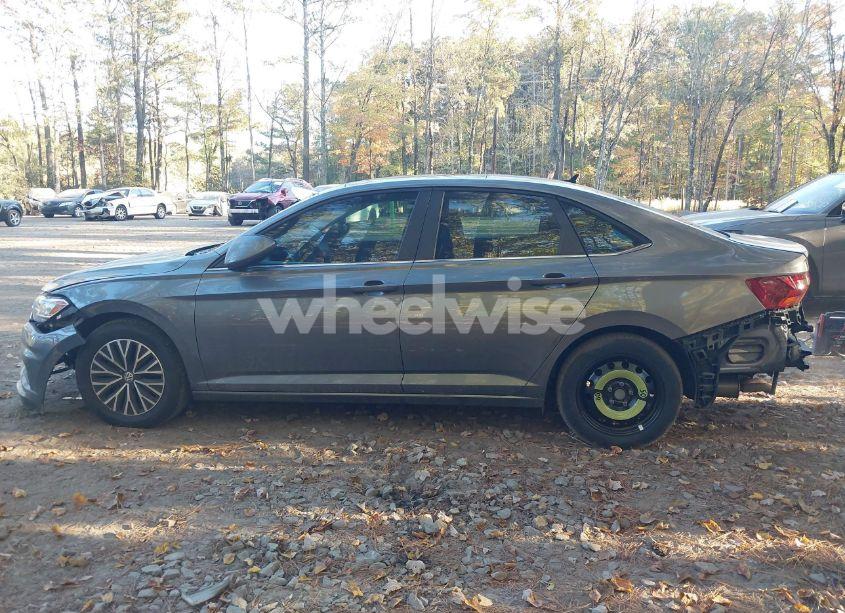 Photo 15 of 2019 Volkswagen Jetta 1.4T R-LINE/1.4T S/1.4T SE (VIN 3VWC57BU2KM203704)