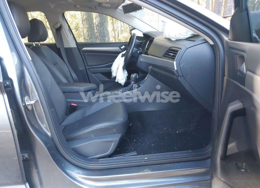 Photo 5 of 2019 Volkswagen Jetta 1.4T R-LINE/1.4T S/1.4T SE (VIN 3VWC57BU2KM203704)