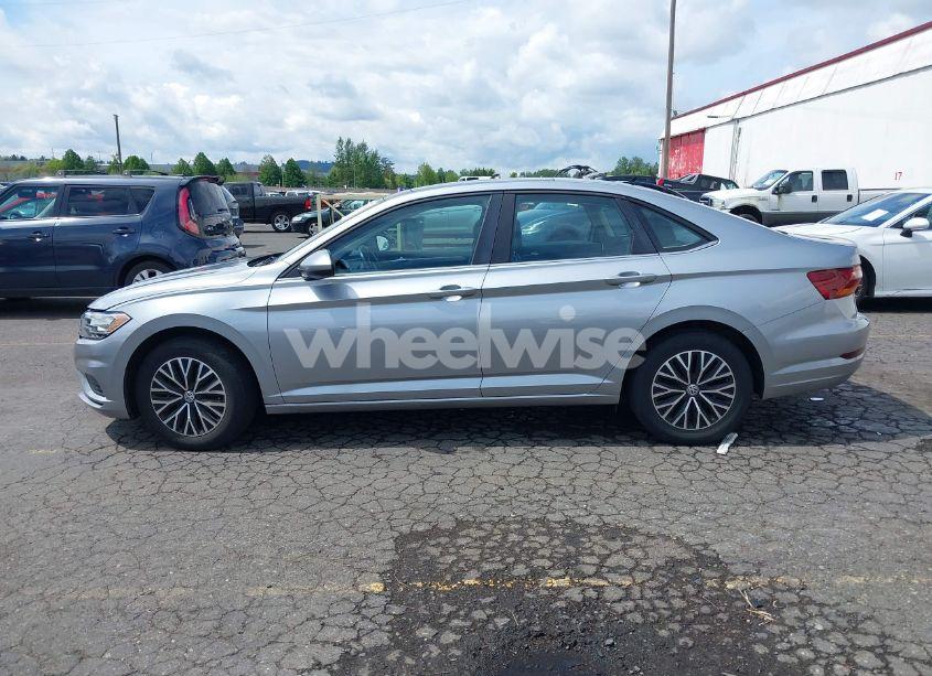 Photo 14 of 2019 Volkswagen Jetta 1.4T R-LINE/1.4T S/1.4T SE (VIN 3VWC57BU2KM215738)