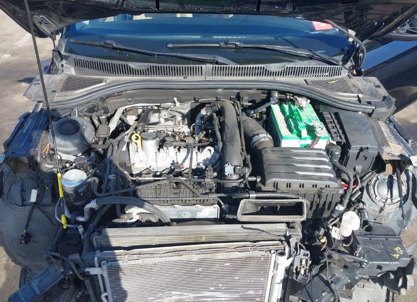 Photo 10 of 2019 Volkswagen Jetta 1.4T R-LINE/1.4T S/1.4T SE (VIN 3VWC57BU2KM261361)