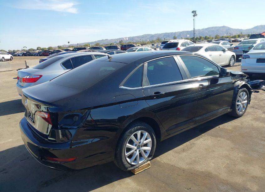 Photo 4 of 2019 Volkswagen Jetta 1.4T R-LINE/1.4T S/1.4T SE (VIN 3VWC57BU2KM261361)