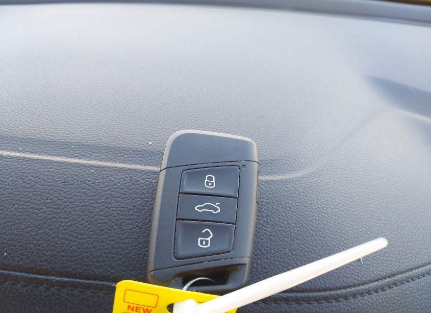 Photo 11 of 2019 Volkswagen Jetta 1.4T R-LINE/1.4T S/1.4T SE (VIN 3VWC57BU2KM274613)