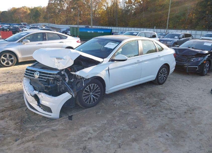 Photo 2 of 2019 Volkswagen Jetta 1.4T R-LINE/1.4T S/1.4T SE (VIN 3VWC57BU2KM274613)