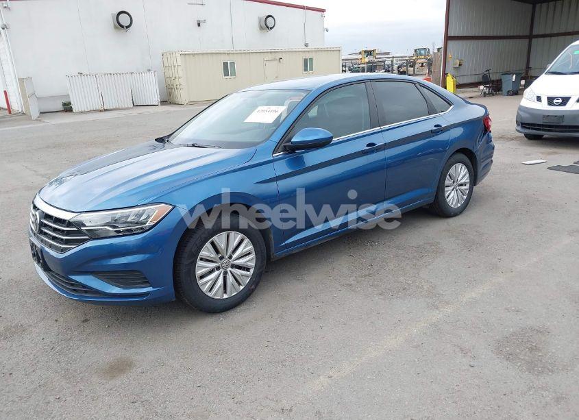 Photo 2 of 2020 Volkswagen Jetta 1.4T R-LINE/1.4T S/1.4T SE (VIN 3VWC57BU2LM086126)