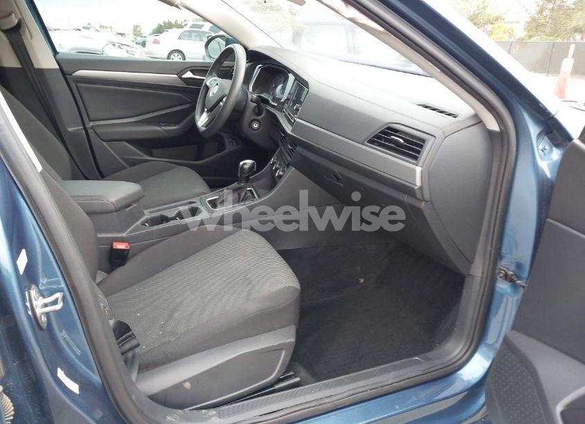 Photo 5 of 2020 Volkswagen Jetta 1.4T R-LINE/1.4T S/1.4T SE (VIN 3VWC57BU2LM086126)