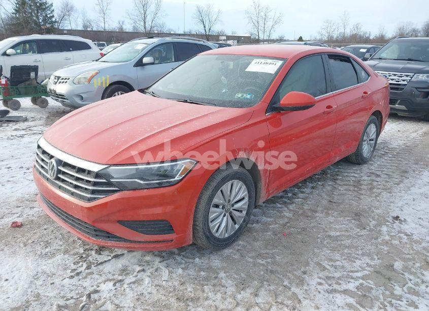 Photo 2 of 2020 Volkswagen Jetta 1.4T R-LINE/1.4T S/1.4T SE (VIN 3VWC57BU2LM104141)