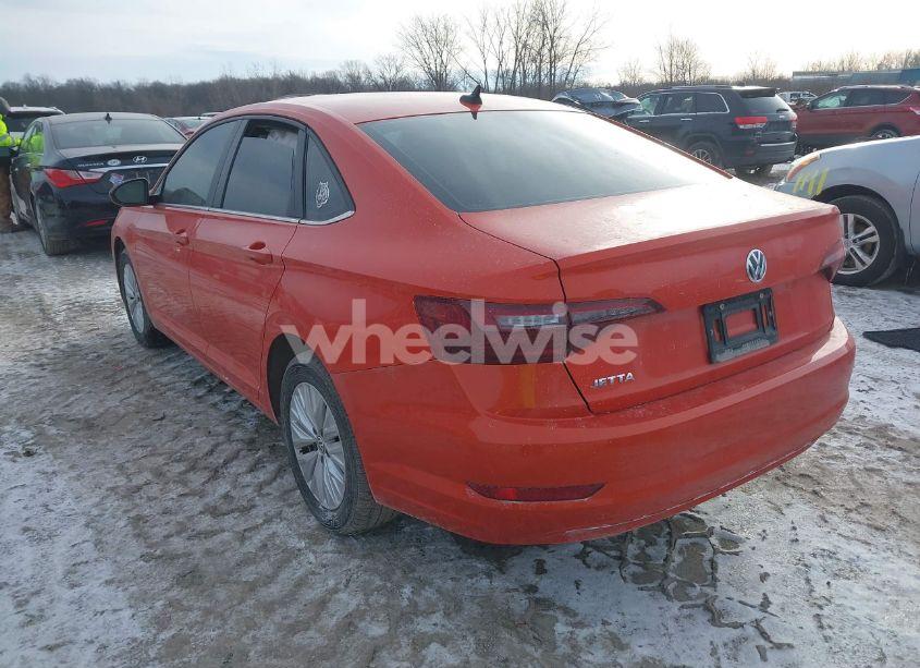 Photo 3 of 2020 Volkswagen Jetta 1.4T R-LINE/1.4T S/1.4T SE (VIN 3VWC57BU2LM104141)