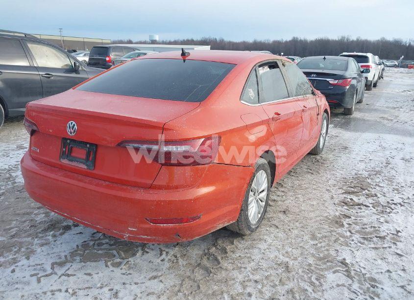 Photo 4 of 2020 Volkswagen Jetta 1.4T R-LINE/1.4T S/1.4T SE (VIN 3VWC57BU2LM104141)