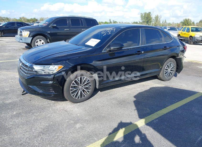 Photo 2 of 2020 Volkswagen Jetta (VIN 3VWC57BU2LM105029)