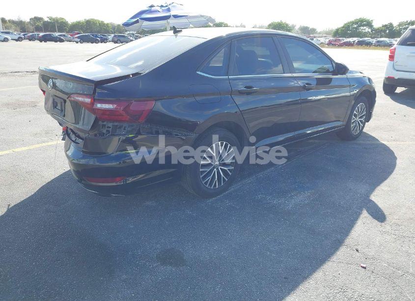 Photo 4 of 2020 Volkswagen Jetta (VIN 3VWC57BU2LM105029)