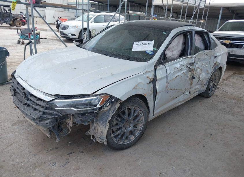 Photo 2 of 2021 Volkswagen Jetta 1.4T R-LINE/1.4T S/1.4T SE (VIN 3VWC57BU2MM000427)