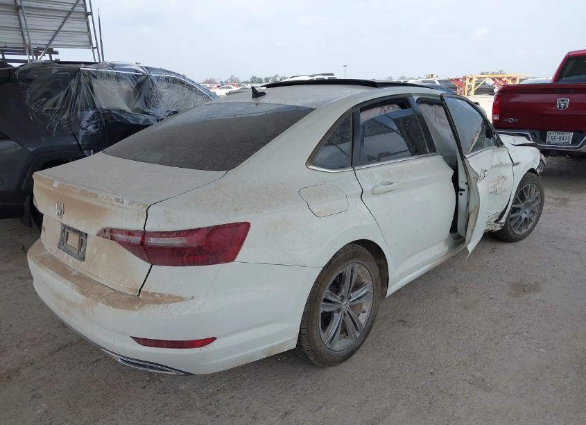 Photo 4 of 2021 Volkswagen Jetta 1.4T R-LINE/1.4T S/1.4T SE (VIN 3VWC57BU2MM000427)