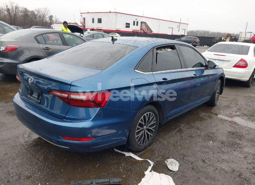 Photo 4 of 2021 Volkswagen Jetta 1.4T R-LINE/1.4T S/1.4T SE (VIN 3VWC57BU2MM045688)