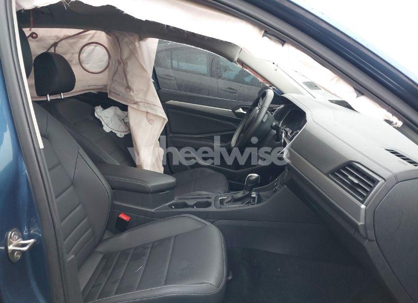 Photo 5 of 2021 Volkswagen Jetta 1.4T R-LINE/1.4T S/1.4T SE (VIN 3VWC57BU2MM045688)