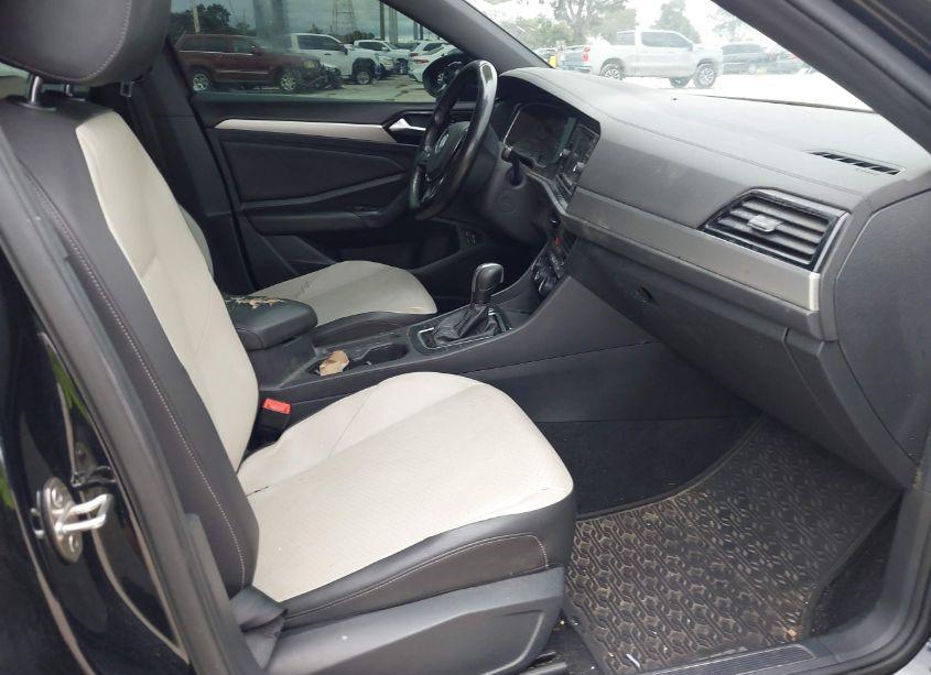 Photo 5 of 2021 Volkswagen Jetta 1.4T R-LINE/1.4T S/1.4T SE (VIN 3VWC57BU2MM048252)