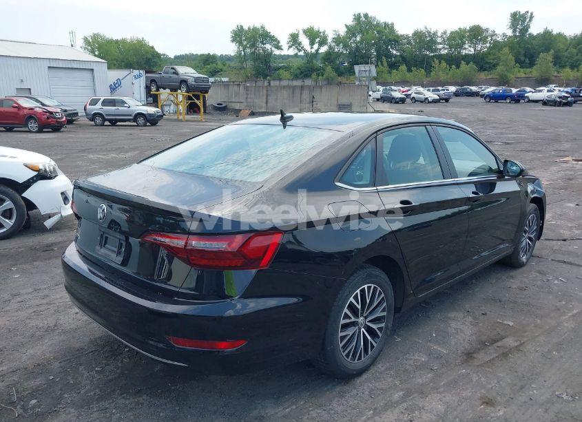 Photo 4 of 2021 Volkswagen Jetta 1.4T R-LINE/1.4T S/1.4T SE (VIN 3VWC57BU2MM080151)