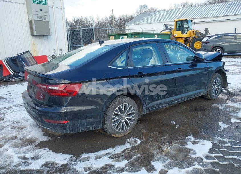 Photo 4 of 2021 Volkswagen Jetta 1.4T R-LINE/1.4T S/1.4T SE (VIN 3VWC57BU2MM093594)
