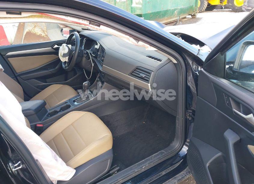 Photo 5 of 2021 Volkswagen Jetta 1.4T R-LINE/1.4T S/1.4T SE (VIN 3VWC57BU2MM093594)