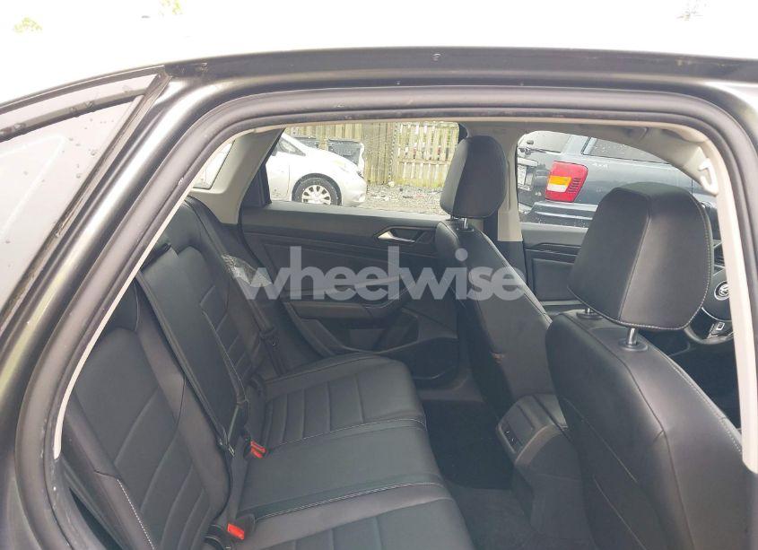 Photo 8 of 2021 Volkswagen Jetta 1.4T R-LINE/1.4T S/1.4T SE (VIN 3VWC57BU2MM103489)