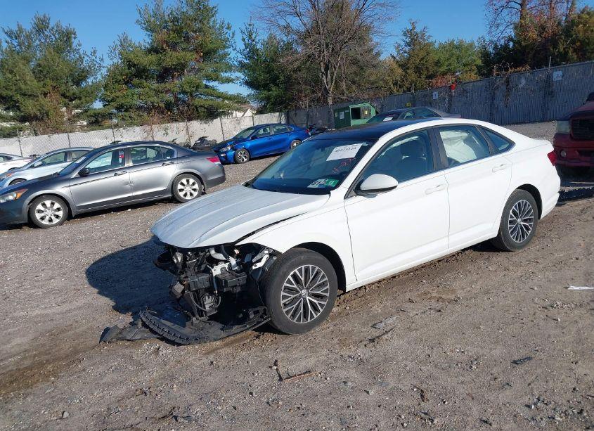 Photo 2 of 2019 Volkswagen Jetta 1.4T R-LINE/1.4T S/1.4T SE (VIN 3VWC57BU3KM026807)