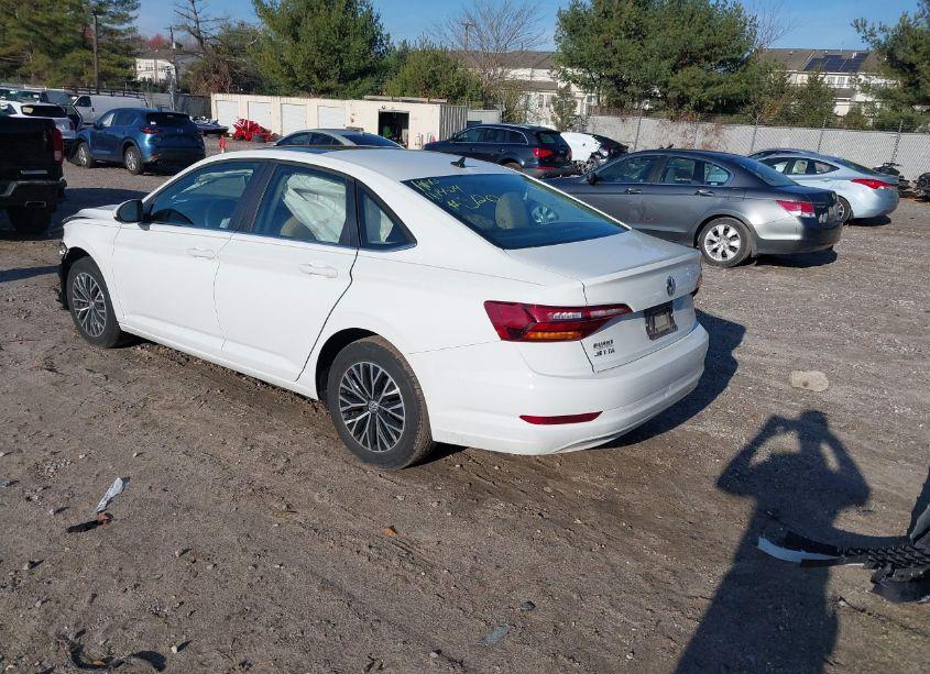Photo 3 of 2019 Volkswagen Jetta 1.4T R-LINE/1.4T S/1.4T SE (VIN 3VWC57BU3KM026807)