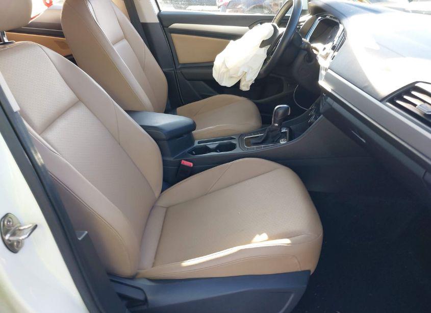 Photo 5 of 2019 Volkswagen Jetta 1.4T R-LINE/1.4T S/1.4T SE (VIN 3VWC57BU3KM026807)