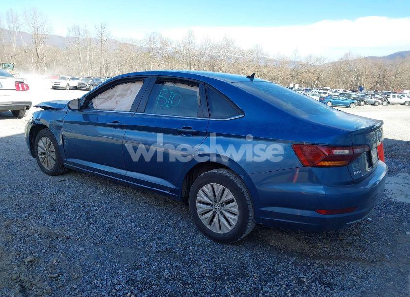 Photo 3 of 2019 Volkswagen Jetta 1.4T R-LINE/1.4T S/1.4T SE (VIN 3VWC57BU3KM056079)