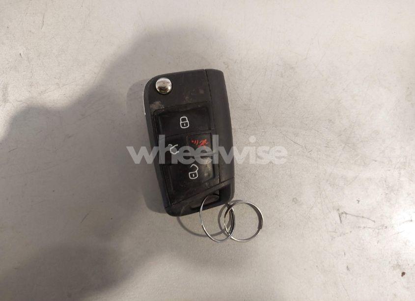 Photo 11 of 2019 Volkswagen Jetta 1.4T R-LINE/1.4T S/1.4T SE (VIN 3VWC57BU3KM070838)