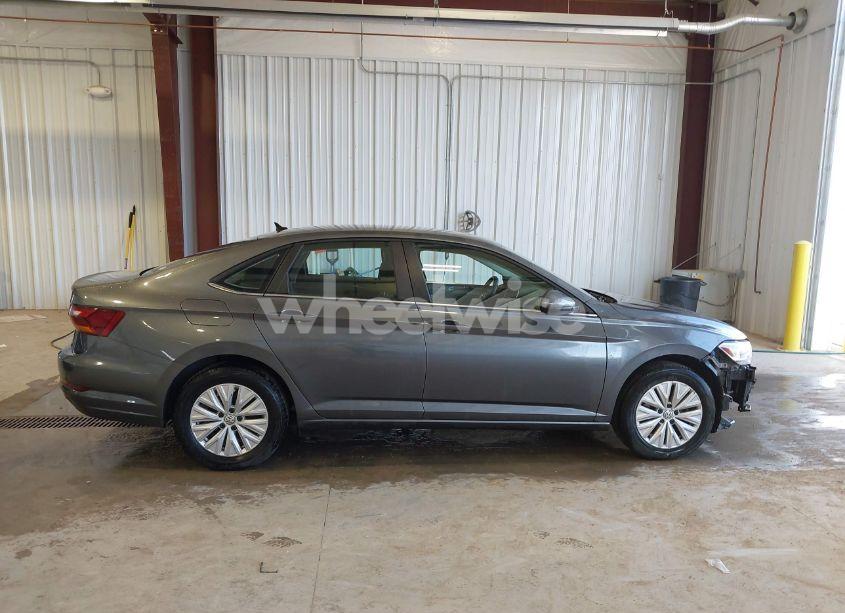 Photo 14 of 2019 Volkswagen Jetta 1.4T R-LINE/1.4T S/1.4T SE (VIN 3VWC57BU3KM070838)