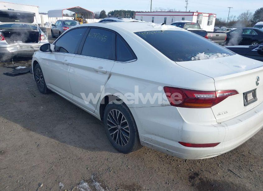 Photo 3 of 2019 Volkswagen Jetta 1.4T R-LINE/1.4T S/1.4T SE (VIN 3VWC57BU3KM072492)