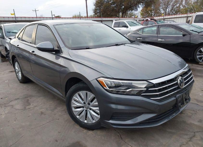 2019 Volkswagen Jetta 1.4T R-LINE/1.4T S/1.4T SE (VIN 3VWC57BU3KM075019) main photo