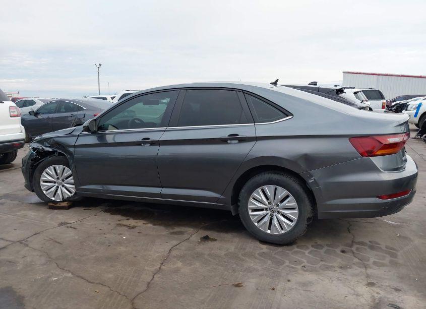 Photo 14 of 2019 Volkswagen Jetta 1.4T R-LINE/1.4T S/1.4T SE (VIN 3VWC57BU3KM075019)