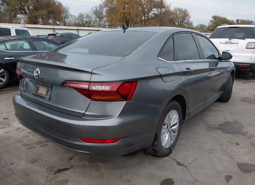 Photo 4 of 2019 Volkswagen Jetta 1.4T R-LINE/1.4T S/1.4T SE (VIN 3VWC57BU3KM075019)