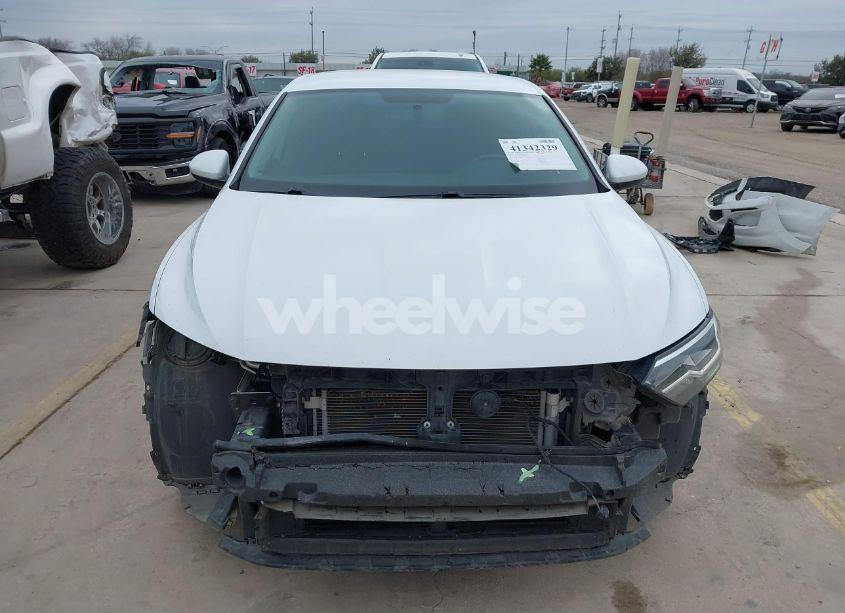 Photo 13 of 2019 Volkswagen Jetta 1.4T R-LINE/1.4T S/1.4T SE (VIN 3VWC57BU3KM079782)