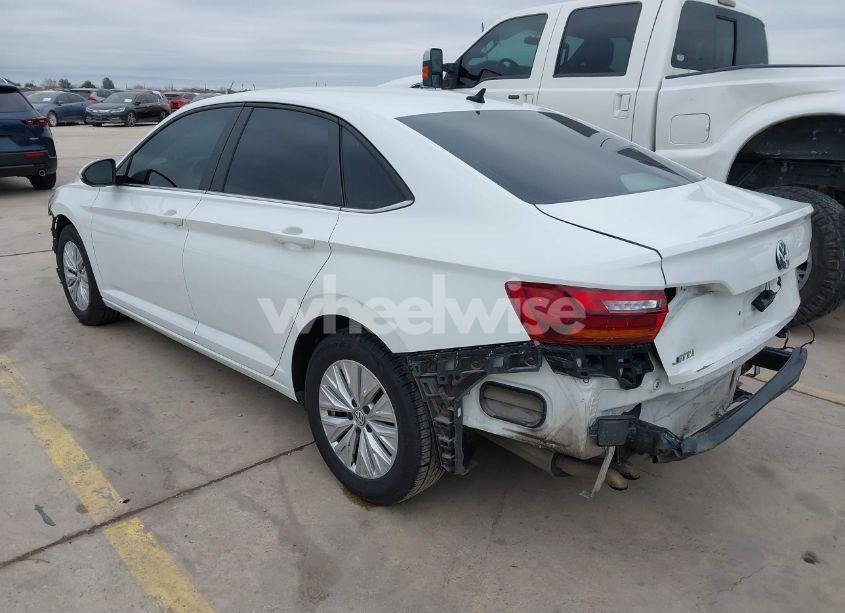 Photo 3 of 2019 Volkswagen Jetta 1.4T R-LINE/1.4T S/1.4T SE (VIN 3VWC57BU3KM079782)