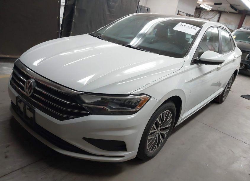 Photo 2 of 2019 Volkswagen Jetta 1.4T R-LINE/1.4T S/1.4T SE (VIN 3VWC57BU3KM082973)