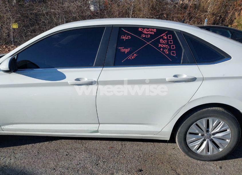 Photo 15 of 2019 Volkswagen Jetta 1.4T R-LINE/1.4T S/1.4T SE (VIN 3VWC57BU3KM092029)