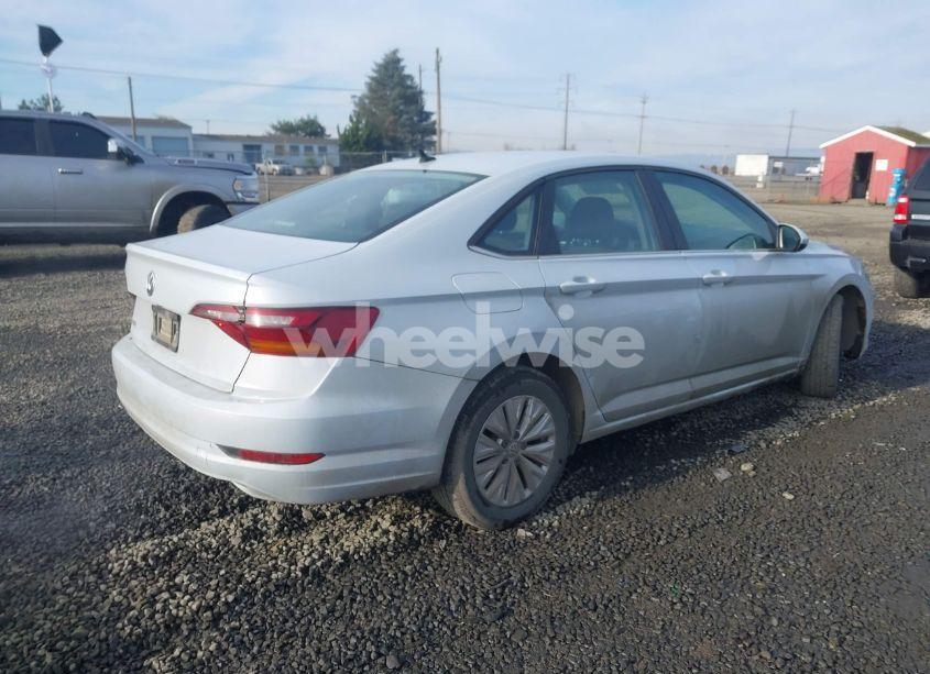 Photo 4 of 2019 Volkswagen Jetta 1.4T R-LINE/1.4T S/1.4T SE (VIN 3VWC57BU3KM124476)