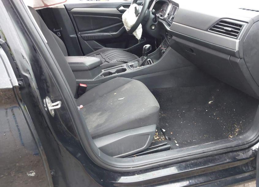 Photo 5 of 2019 Volkswagen Jetta 1.4T R-LINE/1.4T S/1.4T SE (VIN 3VWC57BU3KM138152)