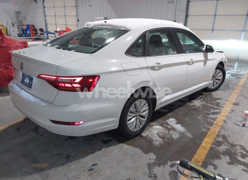Photo 4 of 2019 Volkswagen Jetta (VIN 3VWC57BU3KM172558)