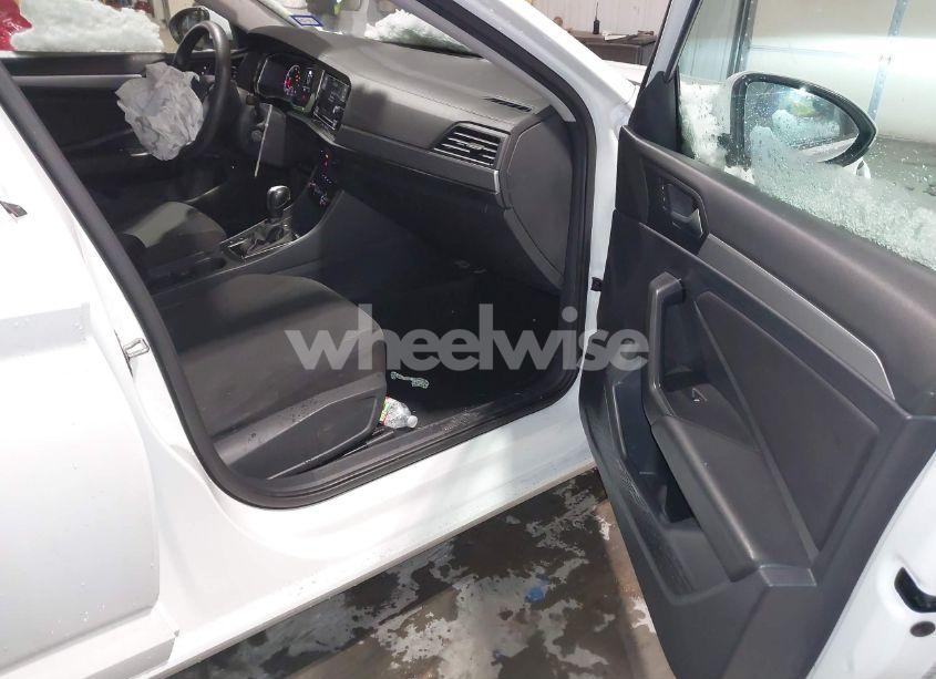 Photo 5 of 2019 Volkswagen Jetta (VIN 3VWC57BU3KM172558)