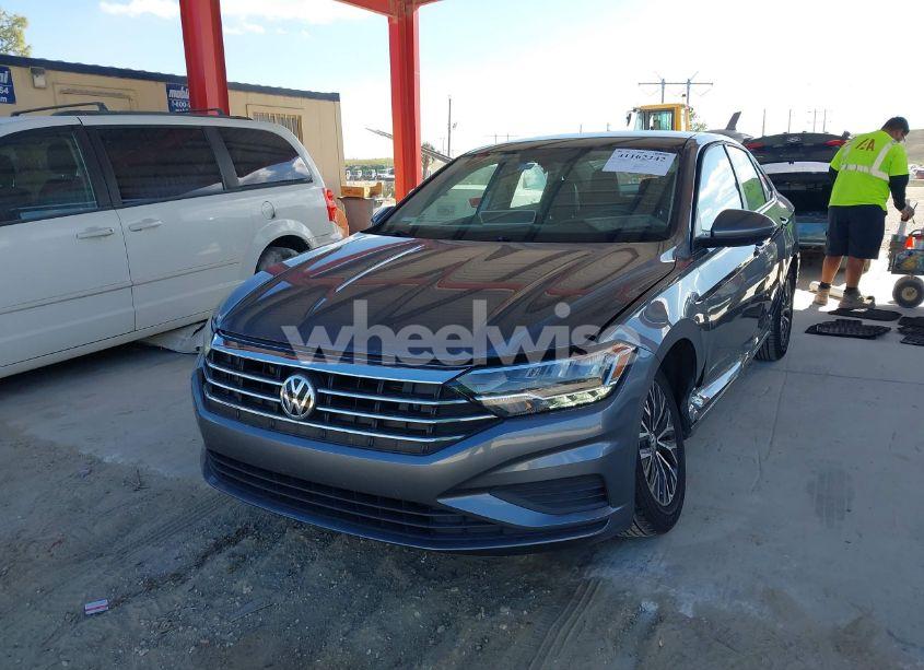 Photo 2 of 2019 Volkswagen Jetta 1.4T R-LINE/1.4T S/1.4T SE (VIN 3VWC57BU3KM247159)