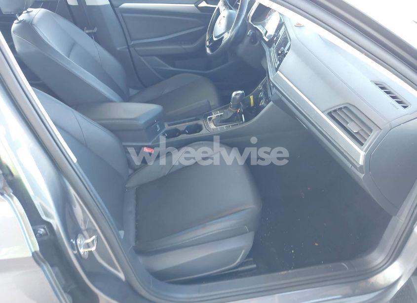 Photo 5 of 2019 Volkswagen Jetta 1.4T R-LINE/1.4T S/1.4T SE (VIN 3VWC57BU3KM247159)