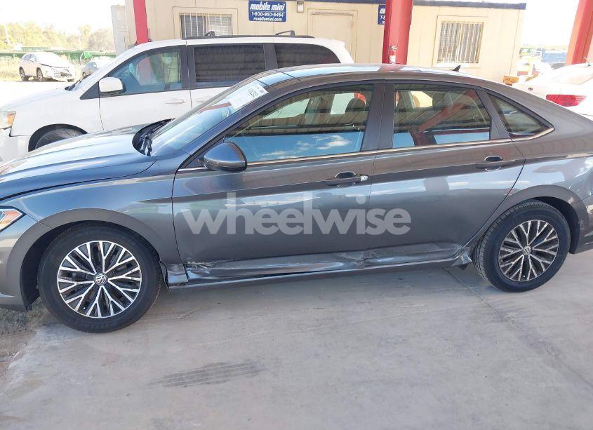 Photo 6 of 2019 Volkswagen Jetta 1.4T R-LINE/1.4T S/1.4T SE (VIN 3VWC57BU3KM247159)