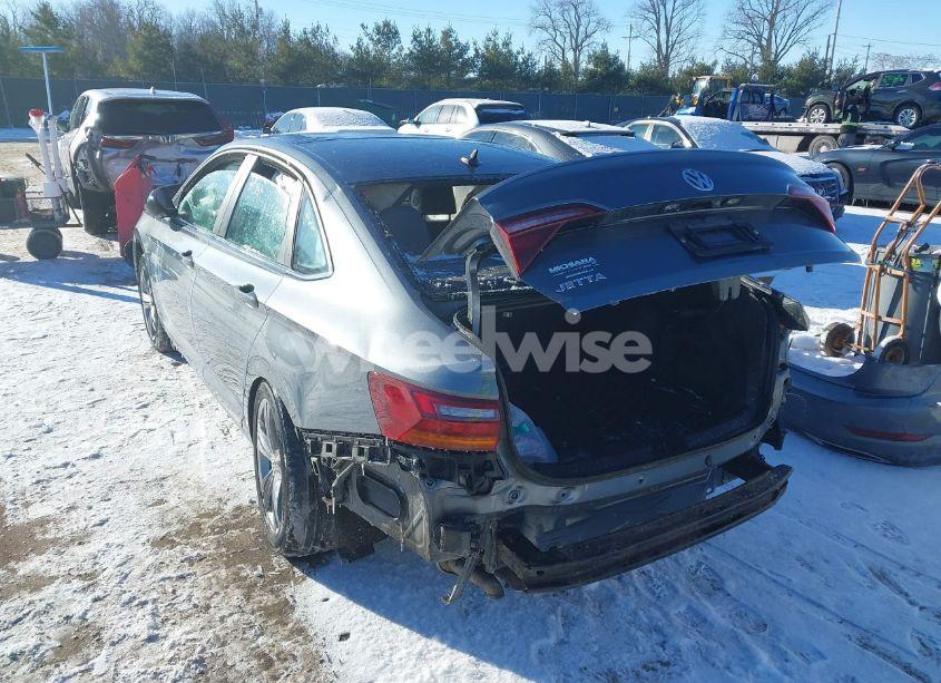 Photo 3 of 2019 Volkswagen Jetta 1.4T R-LINE/1.4T S/1.4T SE (VIN 3VWC57BU3KM270215)
