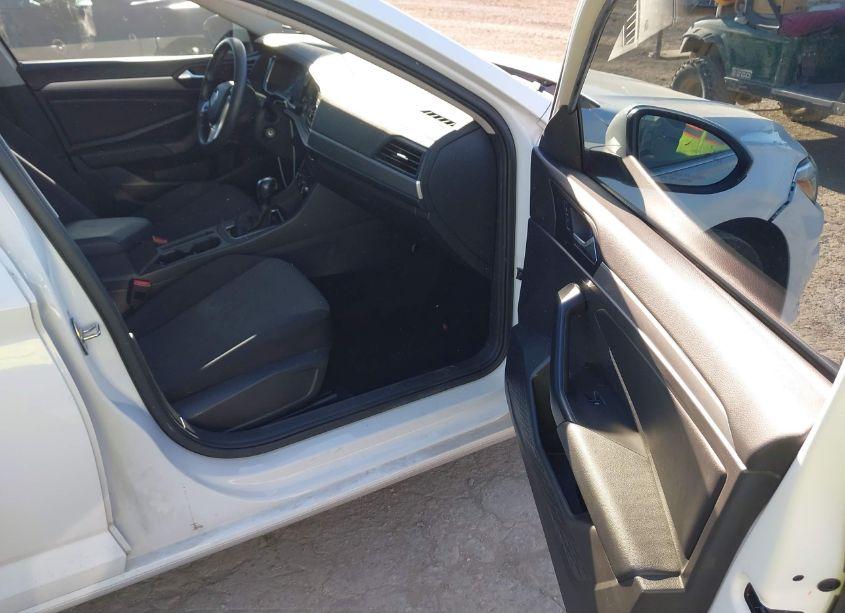 Photo 5 of 2021 Volkswagen Jetta 1.4T R-LINE/1.4T S/1.4T SE (VIN 3VWC57BU3MM005961)