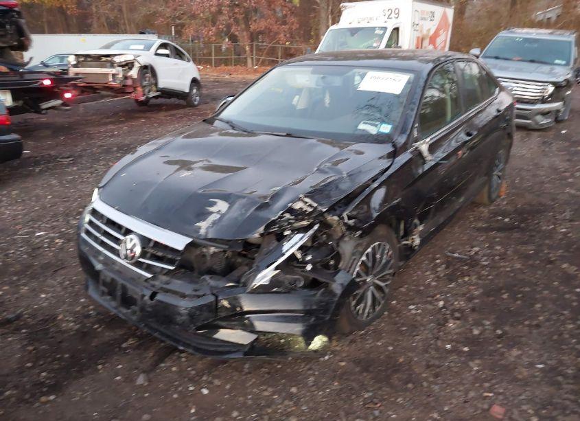 Photo 2 of 2021 Volkswagen Jetta 1.4T R-LINE/1.4T S/1.4T SE (VIN 3VWC57BU3MM012117)