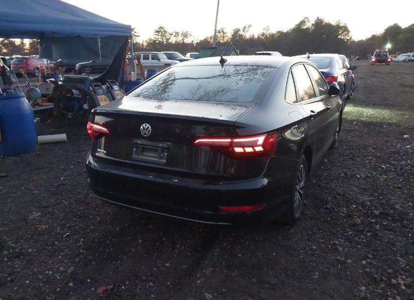 Photo 4 of 2021 Volkswagen Jetta 1.4T R-LINE/1.4T S/1.4T SE (VIN 3VWC57BU3MM012117)